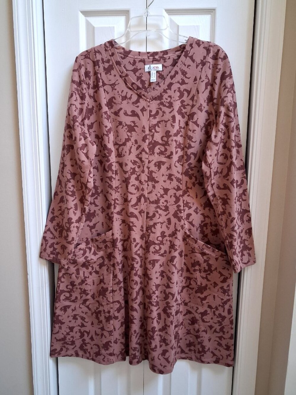 DENIM & CO (D&CO) Pinkish Brown Abstract V-Neck French Terry Dress sz L
